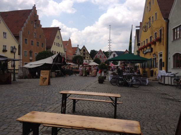 Über den Berchinger Festplatz