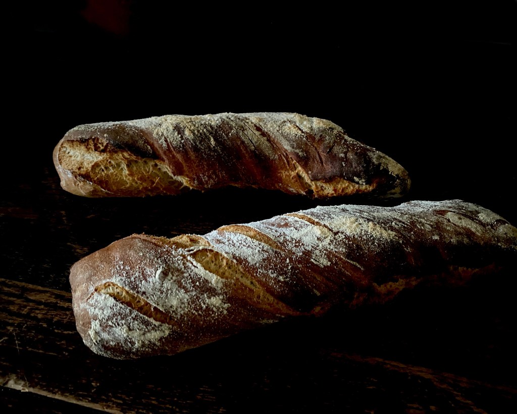 Frisch gebackenes Wurzelbrot
